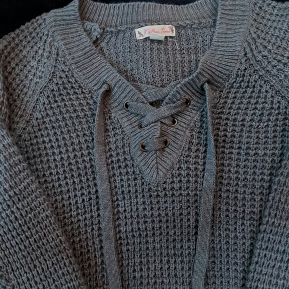 Sweater - Picture 2 of 4